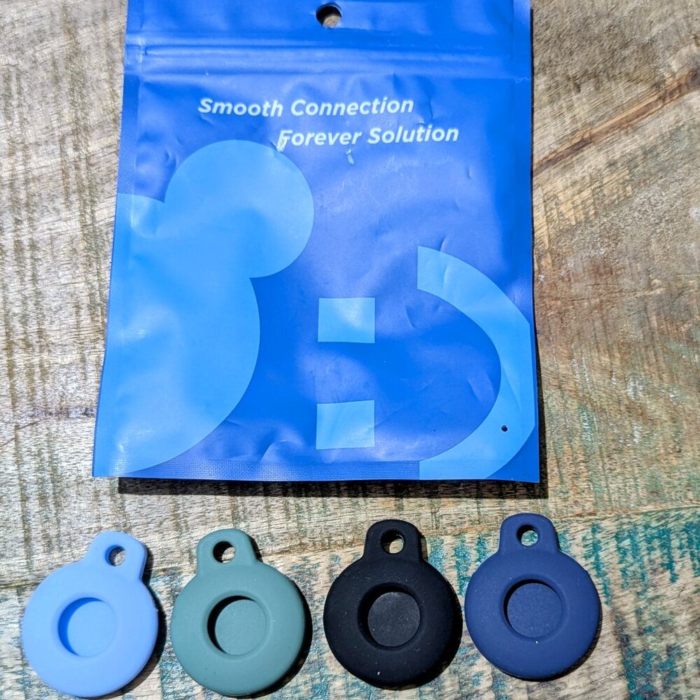 2x4 Pack Silicone Protective Cases for Apple AirTags – Key Ring Holders